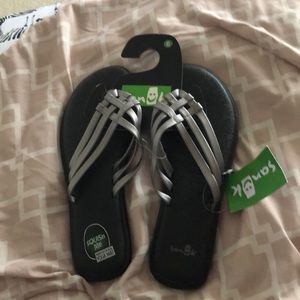 Sanuk Sandals brand new size 6